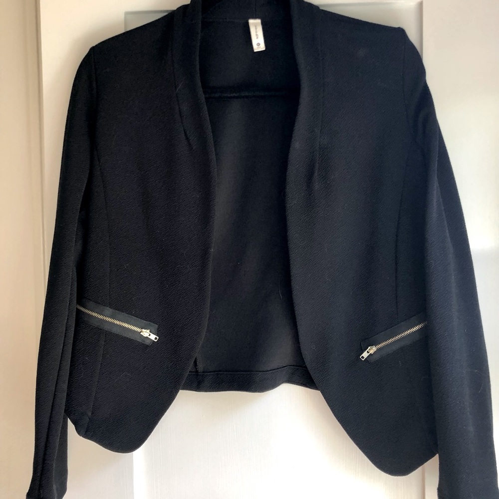 Tyche Black Blaze, Medium